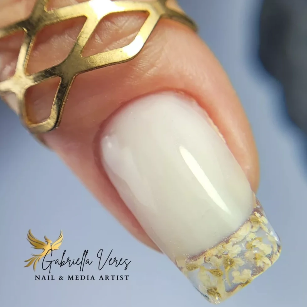 Nailgel többszínű szárítótott virágok