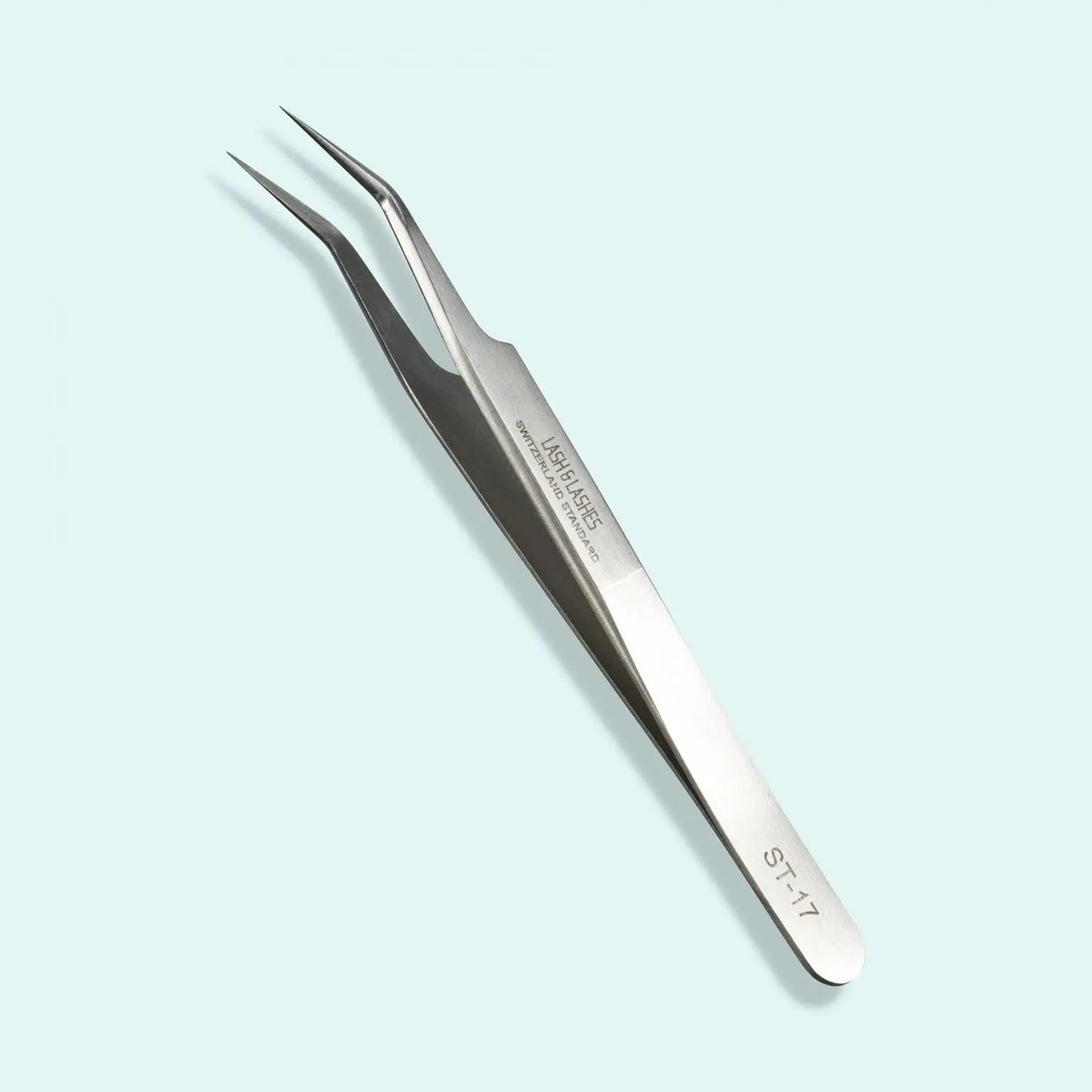 Lash & Lashes Enyhén hajlított Szempillacsipesz ST-17
