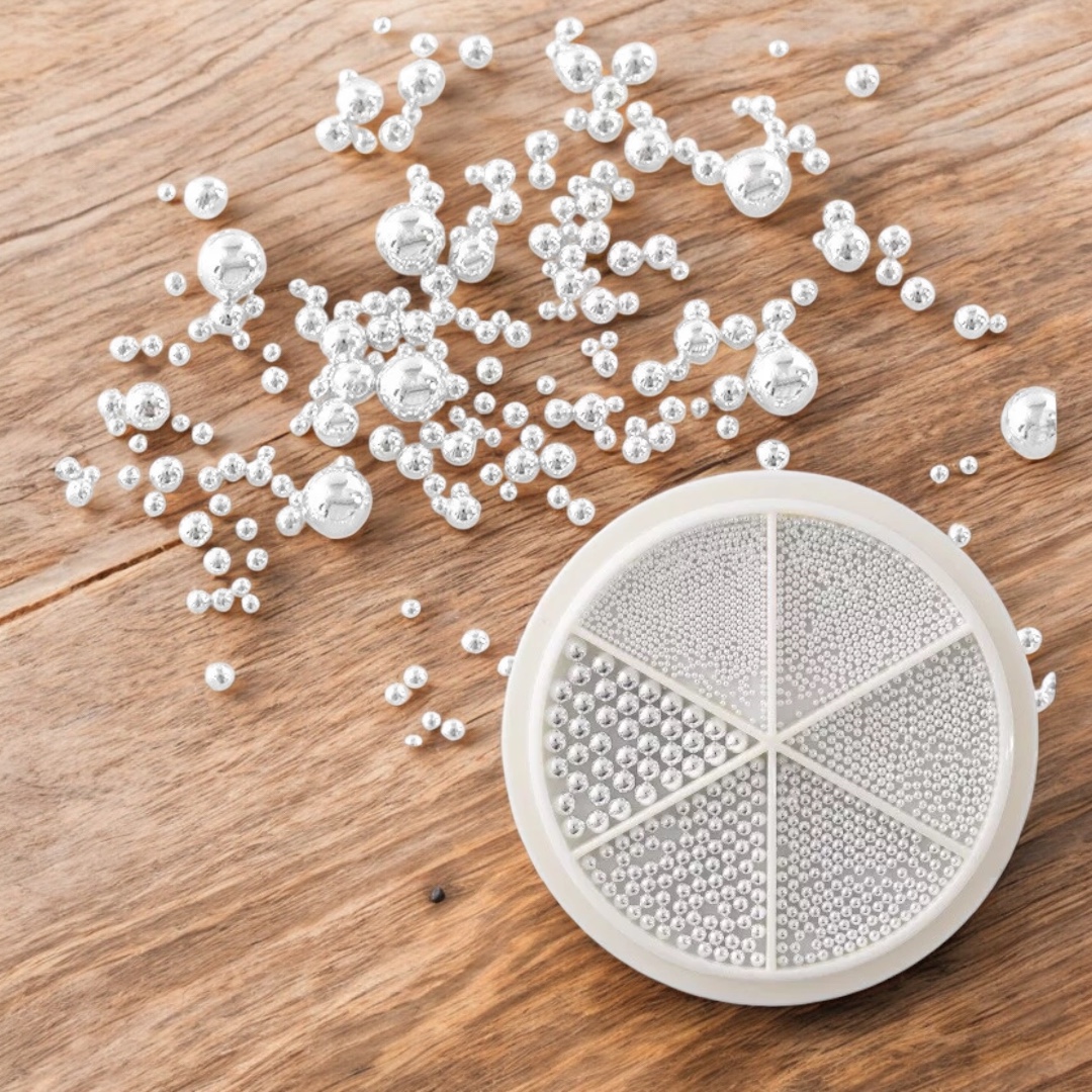 Nailgel szórógyöngy vegyes méret 26g - Ezüstfehér